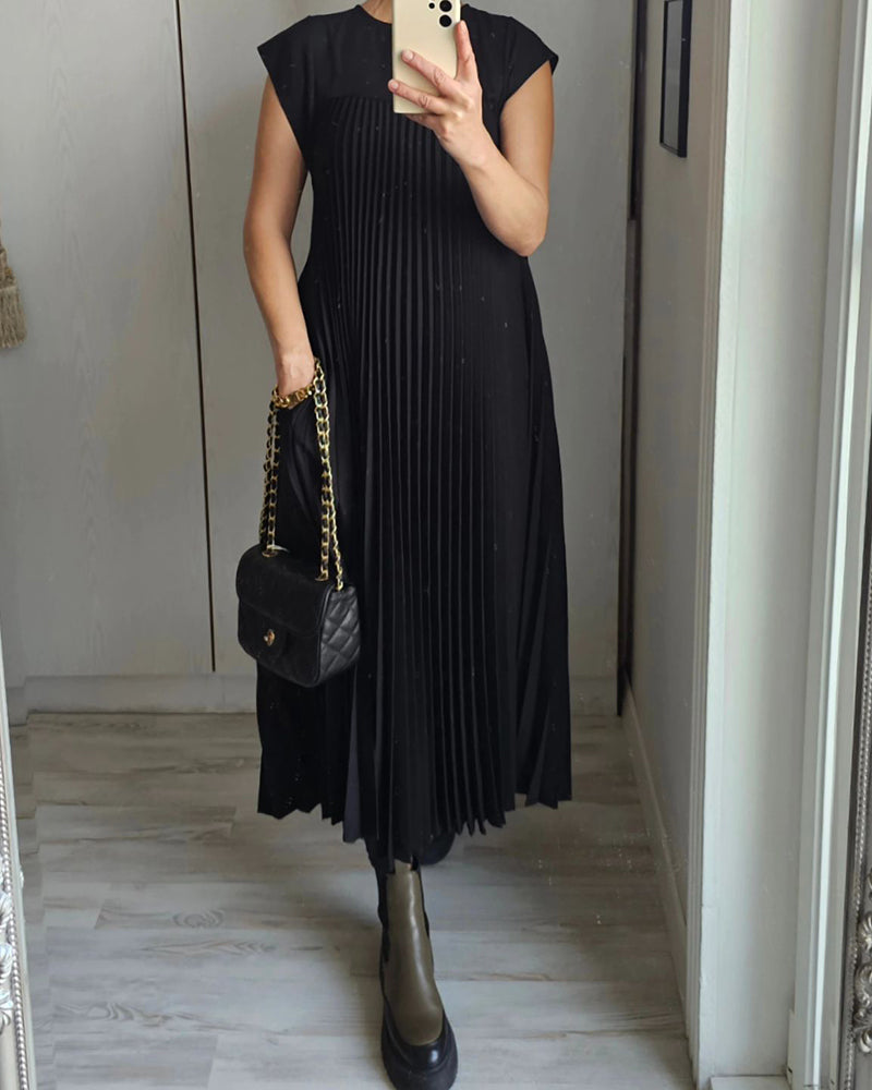 Women's Flowy Pleated Maxi Dress