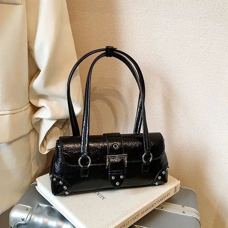 Women’s east-west shoulder bag