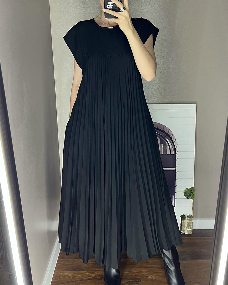 Women's Flowy Pleated Maxi Dress