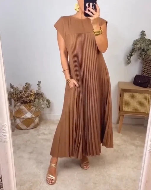 Women's Flowy Pleated Maxi Dress